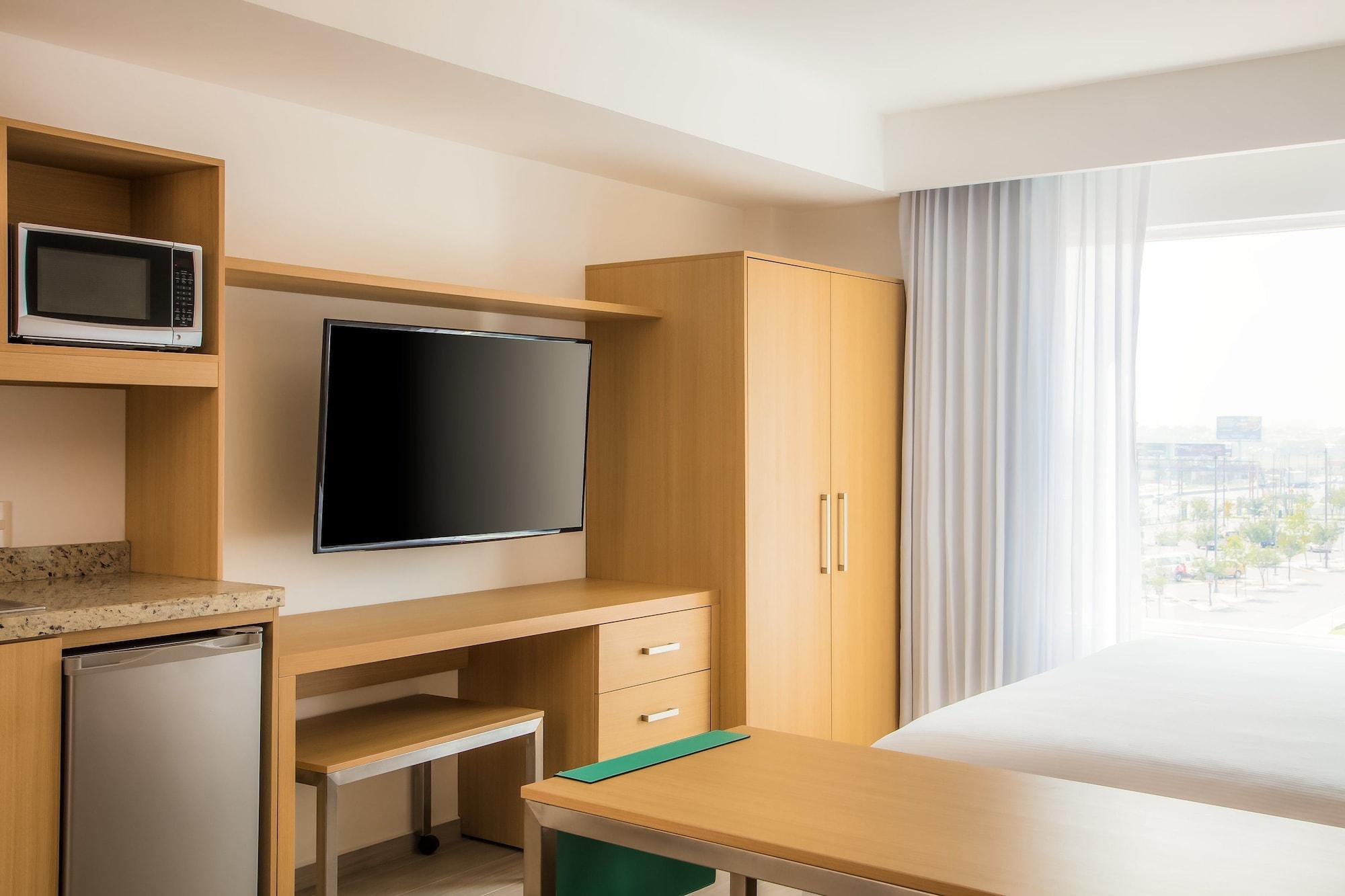 Fiesta Inn Monterrey La Fe San Nicolás de los Garzas Екстериор снимка