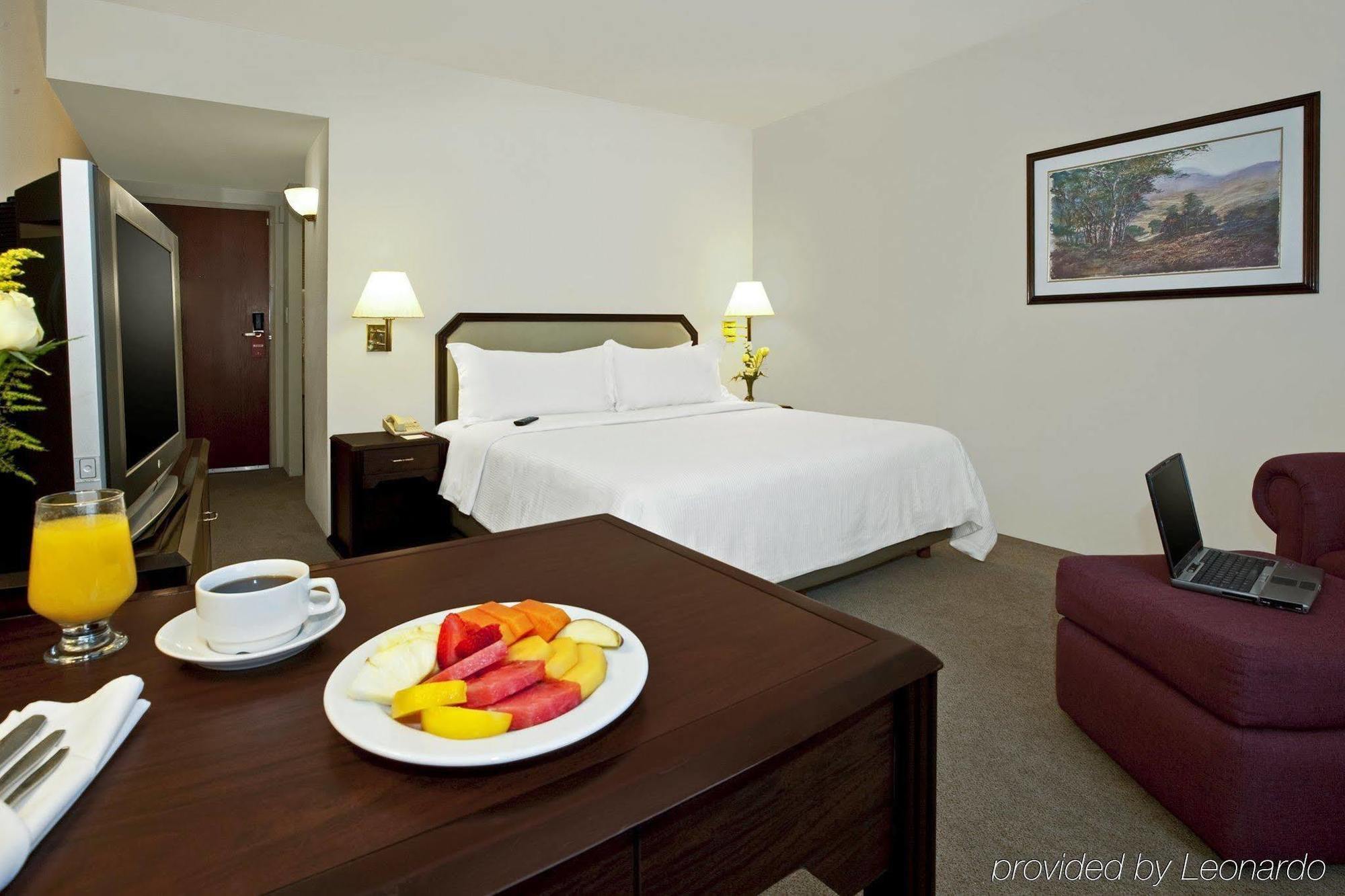 Fiesta Inn Monterrey La Fe San Nicolás de los Garzas Екстериор снимка